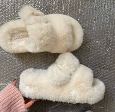 Slippers Aesthetic, Fuzzy Shoes, Fluffy Shoes, White Slippers, Dr Shoes, Pretty Shoes Sneakers, Cute Shoes Heels, Cute Pajama Sets