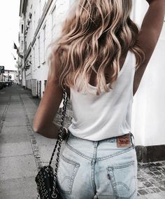 ♥︎→ Blonde Balayage Highlights, Womens Fashion Inspiration, Alessandra Ambrosio, Photoshoot Inspiration, Street Chic, Spring Summer Fashion, Women's Style, Style Guides