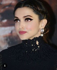 Wedding Makeup Eyeliner, Beauty Tips In Urdu, Makeup Order, Deepika Padukone Style, Celebrity Makeup Looks, Natural Styles, Natural Eye Makeup, Lipstick Makeup, Celebrity Makeup