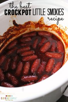 This is the best crockpot little smokies recipe using grape jelly and chili sauce! It's an easy appetizer for feed a crowd! Bbq Cocktails, Best Crockpot, Feed A Crowd