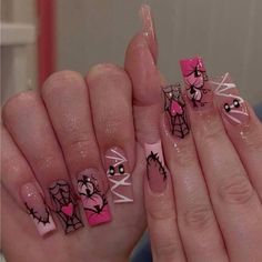 #nails #nailart #halloween #halloweenart #halloweennailart #pinterest Vampire Nails Acrylic Short, Thanksgiving Nail Set, Halloween Care Bear Nails, Halloween Nails Pretty, Baddie Nails Halloween, Pink Halloween Set Nails, Nails Inspo Fall 2024, Monster High Nails Short, Disney Art Nails