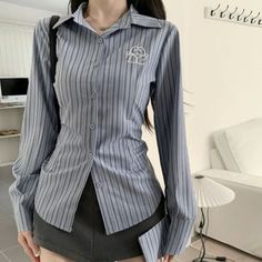 Vintage Striped Shirt, Preppy Mode, Slim Blouse, Preppy Fashion, Striped Shirts, New Aesthetic, Striped Shirt Women, Rock Outfit, Casual Long Sleeve Shirts