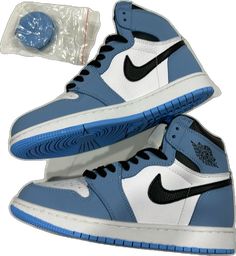 Blue Low-top Sneakers With Contrasting Heel, Blue Low-top Sneakers With Contrasting Heel Counter, Blue High-top Sneakers With Contrasting Heel, Blue Sneakers With Contrasting Heel And Round Toe, Blue Black Color, University Blue, Jordan 1 Retro High, Jordan 1 Retro, Jordan 1