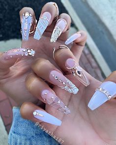 Gem Nail Designs, Nail Designs Bling, Nails Charms, Unghie Sfumate, Nails Medium Length, Nails Dark, Nails Elegant, Nails Y2k, Nails Acrylic Coffin