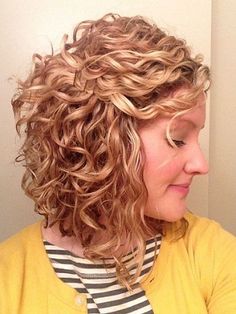 Short Curly Hairstyles For Women, Hair Projects, Short Curly Haircuts, Penteado Cabelo Curto, Hair And Beauty, Short Hairstyle