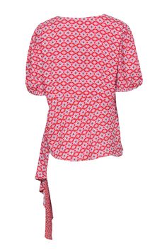 Look your absolute best in this floral finery by Sachin & Babi. The bright pink, red, and white short-sleeve wrap top will make your Mondays in the office brighter, or get your weekend vibes on with some casual jeans. Get 'wrapped' up in style today! Size 16 100% Polyester Fully lined Invisible side zipper Short sleeve Faux wrap front Side tie detail Bust 44" Waist 41" Shoulder to hem 25.5" Sleeve length 13" Fitted Floral Print Wrap Top, Red Printed Short Sleeve Blouse, Red Floral Pattern, Sachin Babi, Zipper Shorts, Rich Color Palette, Buy Shoes Online, Weekend Vibes, White Short