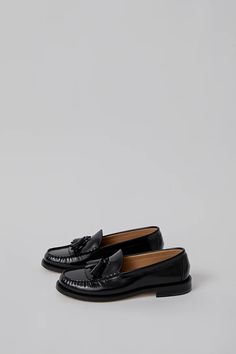 Sesa Atlanta Loafer in Licorice Loafers For Women Outfit, Pointed Loafers, Mules Heels, Leather Clog, Clog Boots, Fall Fit, Fall Inspo, Women Outfit, Tassel Loafers