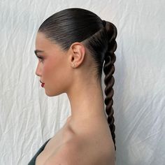 Futuristic Hair, Runway Hair, Twist Ponytail, 얼굴 그리기, Peinados Fáciles Para Cabello Corto, Slick Hairstyles