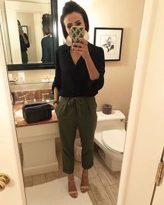 Casual comfy outfit idea that still looks chic and put together. Casual Comfy Outfit, Best Business Casual Outfits, Work Outfits Frauen, Summer Office Outfits, Comfy Casual Outfits, Casual Chique, Summer Work Outfits, Fall Outfits For Work