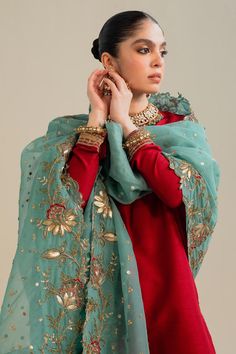 Traditional Indian Outfits, Dress Design Patterns, Simple Pakistani Dresses, Bridal Dress Design, Designer Party Wear Dresses, Boutique Dress Designs