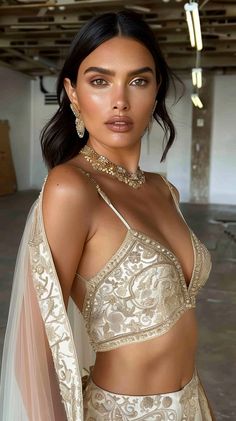 Discover the perfect bridal makeup looks. Explore stunning styles to enhance your natural beauty and radiate confidence on your special day.