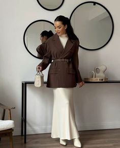 Bussines Casual Woman, Classic Work Outfits, Chic Black Outfits, Revealing Outfits, Best Winter Outfits, Classy Winter Outfits, Modest Dresses Casual, Woman Suit Fashion, Hijabi Outfits