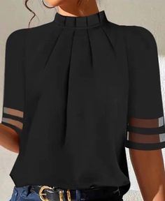 Black Solid Color T-shirt For Summer, Black T-shirt For Summer, Trendy Black Solid Color T-shirt, Trendy Black Crew Neck Blouse, Black Stretch Short Sleeve Blouse, Trendy Black T-shirt For Work, Trendy Black T-shirt For Workwear, Stile Casual Chic