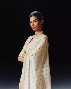 'Janaki' Off-White Pure Katan Silk Real Zari Banarasi Handloom Sare Animal Motifs, Instagram A, Muse, Vines, Saree