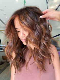 Ginger Brown Balayage Hair, Brunette Balayage Cooper, Brunette With Amber Highlights, Copper Brown Hair Color Balayage, Money Piece Balayage Copper, Natural Copper Balayage Brunette, Copper Highlights On Brown Hair Money Piece, Balayage Hair Cooper, Partial Auburn Highlights