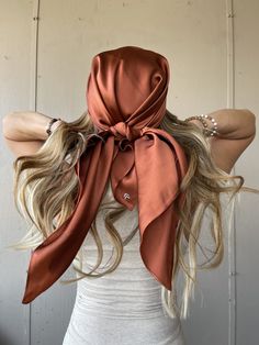 Silk Scarf Bandana Hair, 70s Bandanna Hairstyle, Silk Headscarf Beach, Tie Silk Scarf On Head, How To Put On A Silk Head Scarf, How To Wear A Silk Head Scarf, How To Keep A Silk Scarf On Your Head, Ways To Tie Silk Scarf On Head, Wearing A Bandana In Hair