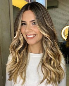 Chic Golden Blonde Facial Framing Blonde Streak Underneath, One Blonde Streak, Hair Highlight Colors, Dark And Light Brown Hair, Golden Blonde Hair Color Ideas, Blonde Highlights On Brown, Blonde Highlights On Brown Hair, Blonde Streak