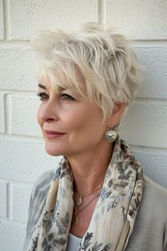 100 Elegant Pixie haircuts for older women For All Face Shapes. Number 71 is not What You Expect! Super Short Haircuts, Chic Haircut, Haircuts For Older Women, Sassy Haircuts, Gorgeous Gray Hair, All Face Shapes, Short Shag, Hair Color Burgundy, Natural Gray Hair