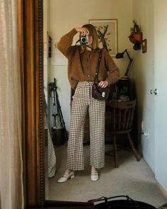 Vibes Outfit, Modest Teacher Outfit Ideas, Women Outfits Fall, Whimsical Professional Outfit, Folk Concert Outfit Ideas, Natural Style Essence Outfits, Best Outfits For Women, Indiecore Outfits, Midwest Style