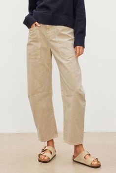 Crafted from a sturdy cotton twill, this casual trouser has a modern line with a subtle, vertical seam at the knee that lends a cool curved silhouette. Utilitarian-inspired patch pockets on the front and rear. Twill Pants Women Outfit, Utility Pants Outfit, Parker Dress, Cami Shirt, Knee Pants, Utility Pants, Twill Pants, Womens Dress Pants, Sweater Sale