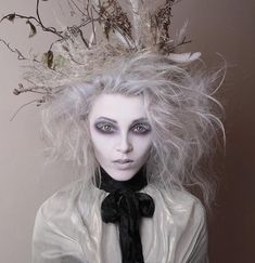 White Halloween Party, Ghost Makeup, Fantasy Make-up, Halloween Make-up Looks, Princess Halloween, Drag Make-up, White Eyelashes, Special Fx Makeup, White Makeup