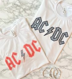 ACDC graphic tee/ Womens oversized tee Acdc Tee, Vintage Band Tees, Oversize Sleeves, Statement Tees, Cozy Sweater, Ac Dc, White Tee, Summer Cotton, Band Tees