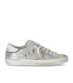 philippe-model-sneakers-1724055408116378215-0 Designer Lace-up Sneakers With Speckled Midsole, Silver Leather Sneakers With Flat Heel, Silver Leather Flat Heel Sneakers, Silver Trainers, Silver Sneakers, Philippe Model, Shades Of Beige, Pumps Flat, Crossbody Tote