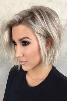 kurzer bob blond gesträhnt Stylish Short Haircuts, Bob Haircut For Fine Hair, Bob Hairstyles For Fine Hair, Best Short Haircuts, Haircuts For Fine Hair, Short Hair Cuts For Women