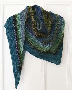 Noro Woven Stitch Shawl pattern by Z apasi Woven Stitch, Noro Yarn, Knit Shawl, Shawl Knitting Patterns, Shawl Patterns, How To Purl Knit, Shawl Pattern, Knitted Shawls, Knitting Accessories