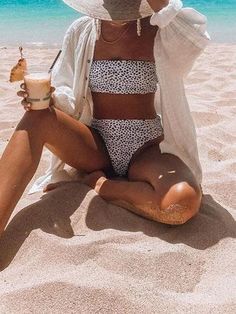 Summer Outfits Bikinis, Cute High Waisted Bikinis, Swimsuits Two Piece, Swimsuits Women, High Waist Swimsuit, Cancun Trip, Hawaii Outfits, Strapless Swimsuit, Swimsuit Sale