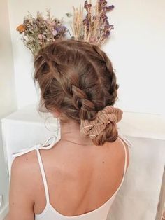 INSTA: sofibatt Braids Brunette Hair, Photoshoot Spring, Preppy Hairstyles, Summer Braids, Disney Hair, Travel Hairstyles, Simple Hairstyles, Long Hair Video, Boho Hair