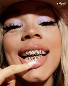 Tanner Adell - Apple Music Session Cover Cold Jewelry, Tanner Adell, Grillz Aesthetic, Ipad Work, Teeth Gems, Black 90s Fashion