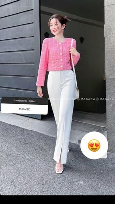 Pink And White Formal Outfit, Celana Jins Wanita, Japan Outfit Ideas, Korean Outfits Men, Outfits Japan, Skirt Outfits Korean, Japanese Minimalist Fashion, Men Korean Fashion, Comfortable Travel Outfit