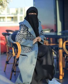 Hijabi Photography, Abaya Niqab, Islamic Outfits, Aesthetic Dpz, Zack Knight, Modesty Dress, Attractive Pictures, Cute Relationship Pictures