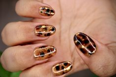 Handmade - Animal Print Tortoise Shell Inspired With Gold Flakes Press On Nails These Nails are Short Oval Other options are available,  product used are high quality and long lasting. (All Nails purchased will come with 12 piece nail tabs) these nails can last up to 2 weeks with glue up to 3 weeks if cared for. Would Recommended The Prep and After Kit we sell, as it has all the stuff needed to get your nails on and look after them. (Prep & After Kit) https://etsy.me/3eIK7tP these nails can be u Lisa Nails, Nails Short Oval, Bad Nails, Pretty Manicures, Medium Nails, Fancy Hands, Gel Nail Tips, Nails Fake, Animal Nails