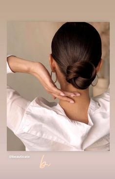 Low Bun Wedding Hair, Chignon Hair, Low Bun Hairstyles, Hair Knot, Homecoming Hairstyles Updos, Hair Prom, Hair Homecoming, Homecoming Hair Down