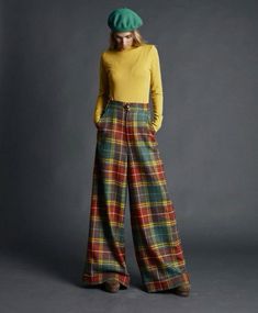 Scotland Clothing, Gingham Outfit, Tartan Fashion, Smart Office, Scottish Fashion, Mode Boho, Fashionable Outfits, Stylish Work Outfits, Plaid Pants