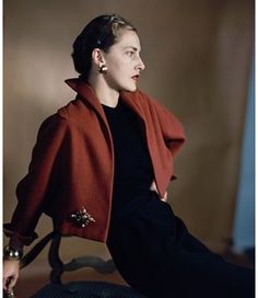 The elegance of Slim Kieth, model and wife of Director Howard Hawkes #glamour #style #fashion #beauty #1940s #allure #elegant #sexappeal #model #vogue Horst P Horst, Look Retro, Style Inspiration Summer, 1950s Fashion, Fashion History