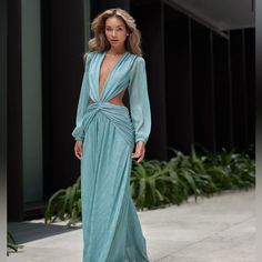 Worn Once Backless Flowy Dress, Flowy Backless Dress, Greek Wedding Guest Dress, Flowy Elegant Dress, Ocean Inspired Dress, Flowy Outfits, Fancy Maxi Dress, Blue Flowy Dress, 21 Dinner