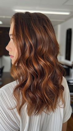 Copper Hair Highlights On Brown Hair, Copper Brown With Highlights, Brown Hair Copper Balayage, Brown Hair With Copper Balayage, Brunette With Copper Highlights, Brown Hair Copper Highlights, Brown Copper Balayage, Hair Copper Highlights, Copper Hair Highlights