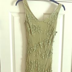 Gorgeous Sage Green Evening Gown W Beaded Appliqu Flowers. Quality Vintage Lillie Rubin. Castle Core, Sage Green Maxi Dress, Appliqué Dress, Green Evening Gowns, Green Gown, Beaded Applique, Applique Dress, Dresses Vintage, Dance Dresses