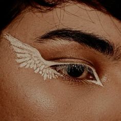 cabin seventeen; children of nike aesthetic Stickers On Face, Extreme Make-up, Eyeliner Inspo, Κούρεμα Bob, Drag Make-up, Graphic Makeup, Fishtail Braid, Makijaż Smokey Eye