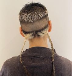 Rat Tail Haircut, Queer Haircut, 2000s Hair, Shaved Hair Designs, Dope Hairstyles