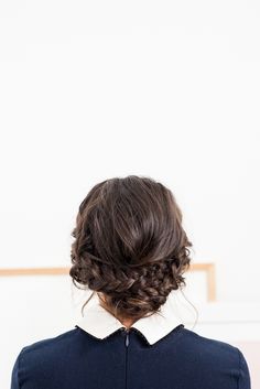 Easy Reverse Crown Braid in 15 Minutes Crown Braid Tutorial, Braid Crown Tutorial, Braid Crown, French Braids Tutorial, Hair In A Bun, Braid Tutorial, Crown Braid, Hair Brained, Braided Hairstyles For Wedding