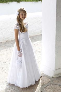 Vestidos de Comunión ibicencos 2016: un estilo diferente. ¿Un estilo diferente? ¡Apuesta los vestidos de Comunión ibicencos! Heirloom Flower Girl Dress, Blush Flower Girl Dresses, Communion Ideas, Girls Communion Dresses, 1st Communion, First Communion Dress