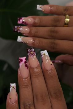 Regular Manicure Ideas, Nail Flower Art Designs, Spunky Nail Designs, Pink And Brown Nail Ideas, Nails Acrylic Vacation, Blackberry Nails, 18th Bday Nails, Happy New Year Nails Designs, Aesthetic French Tip Nails