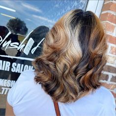 #follow #hairgoals #hair #hairstyles #beautyblog #blogging #blogger #blog Shades Of Brown Highlights, Brown And Blonde, Sassy Hair, Brown Highlights, Hair Crush, Hair Life