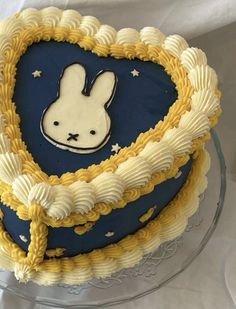 there is a cake that has been decorated with an image of a rabbit