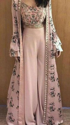 Pakistani Lengha, Indian Gown, Pakistani Lehenga, Lehenga Indian, Outfit Designer, Gown Indian, Trendy Outfits Indian, Indian Salwar, Lehnga Dress