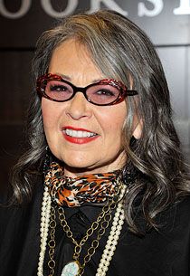 Guess who this is? Roseanne in great looking greying hair                                                   photo credit: Dr. Billy Ingram/WireImage.com Growing Old Gracefully, Long Grey Hair, Going Gray Gracefully, Silver White Hair, Grey Hair Looks, Roseanne Barr, Madonna 80s, Beautiful Gray Hair, Natural Gray Hair